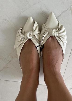 Милі зручні мюлі zara