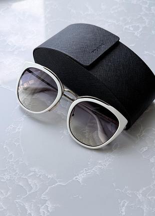 Очки prada