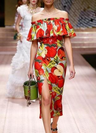 В яблучко: сукня dolce gabbana