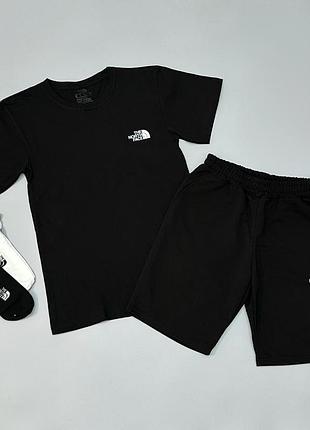 Футболка (чорна) + шорти tnf + шкарпетки в подарунок