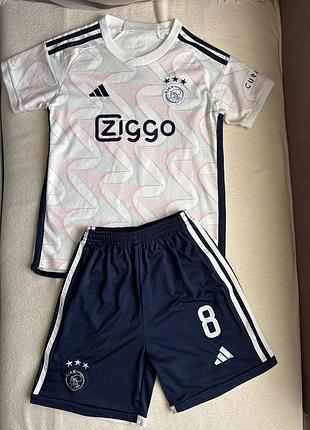 Футбольна форма adidas ajax amsterdam сезона 2023-2024