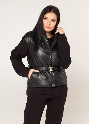Стильная короткая жилетка из эко-кожи с высоким воротником, больших размеров от xs до 2xl l