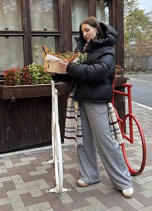 Черный теплый короткий зимний пуховик дутый оверсайз укороченный со стойкой и капюшоном размер 42-54 m