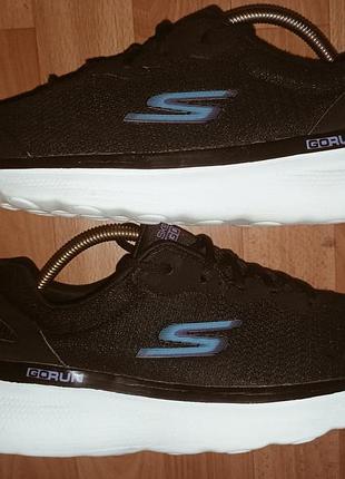Кроссовки skechers go run motion размер 44 длина потолков 28 см