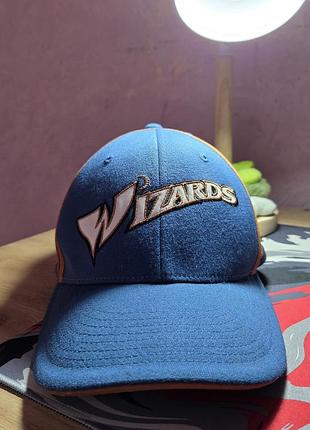 Продам оригинальную винтажную бейсболку баскетбольного клуба washington wizards с конца 90-х годов винтаж.е торг!!!