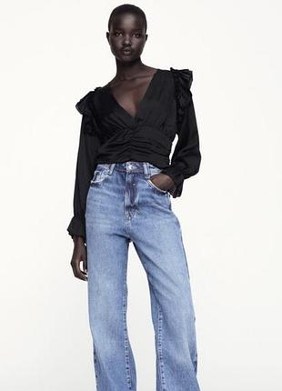 Блуза чорна сатинова zara