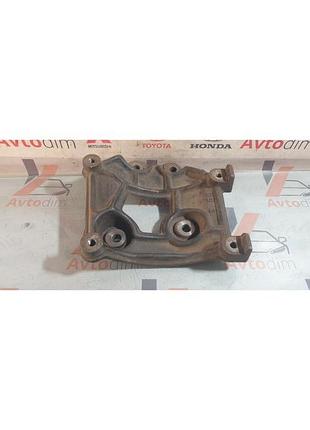 Кронштейн компресора кондиціонера mb958179 mitsubishi carisma дорестайл