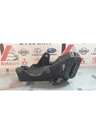 Кронштейн кріплення насоса гур md354753 mitsubishi carisma рестайл