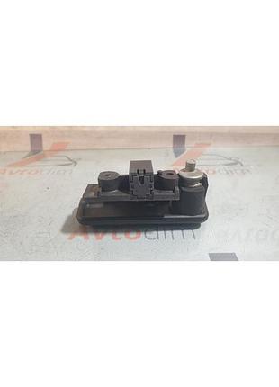 Замок бардачка mr793070 mitsubishi carisma рестайл