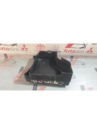 Кришка блоку запобіжників mr318747 mitsubishi carisma дорестайл