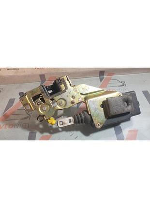 Замок дверей задньої правої m806387 mitsubishi carisma дорестайл