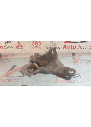 Кронштейн натягувача ременя генератор md342908 mitsubishi carisma рестайл