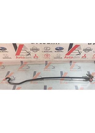 Держатель упор капота mr170574 mitsubishi carisma рестайл