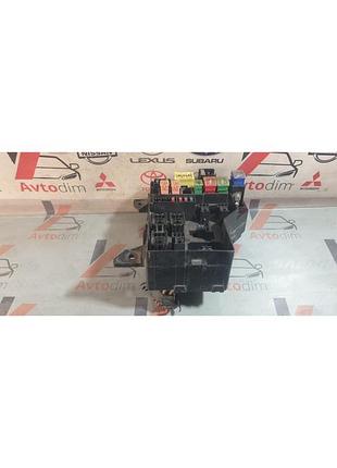 Блок запобіжників mr318749 mitsubishi carisma дорестайл