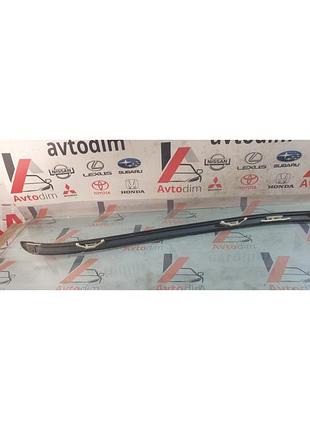 Молдинг крыши задний левый mr741061 mitsubishi carisma рестайл