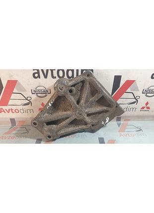 Кронштейн компресора кондиціонера mr513093 mitsubishi carisma дорестайл