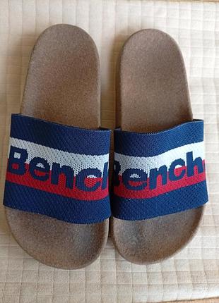 Женские шлепанцы бретонского бренда bench на широкую ножку