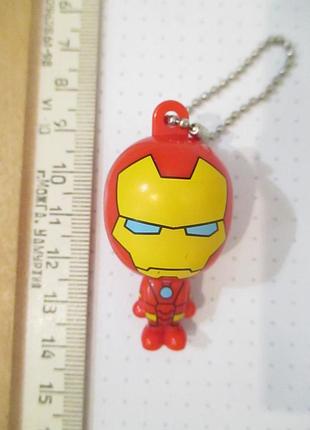 Брелок — фігурка залізної людини із серії іграшок marvel від kinder surprise