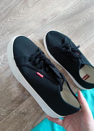 Кеди чорні levis