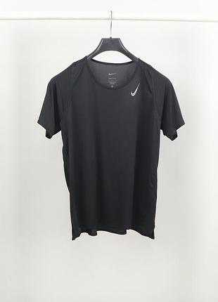 Жіноча футболка nike