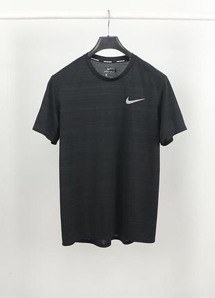 Чоловіча футболка nike running / l