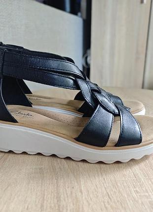 Босоніжки clarks