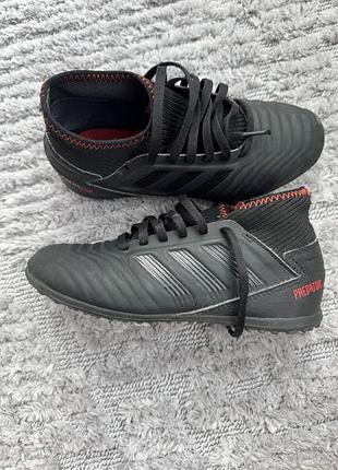 Дитячі кросівки «сороканіжки» adidas predator