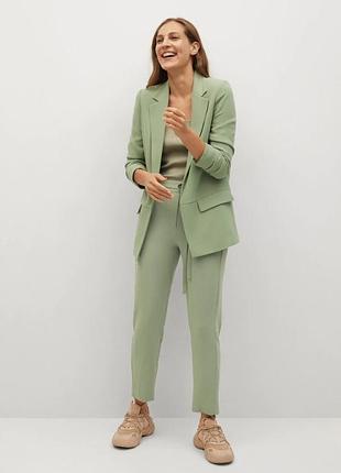 Женские брюки mango (mng) фисташкового цвета, размер s (36 eu)