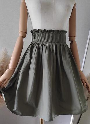Стильная пышная юбка zara basic на высокой посадке (хаки / оливковое)
