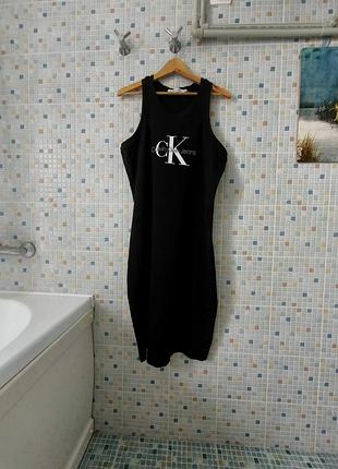 Платье calvin klein.