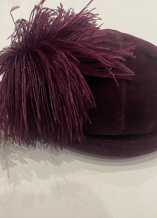 Вінтажна колекційна капелюшок-таблетка kangol design (made in england) з пір'ям страуса