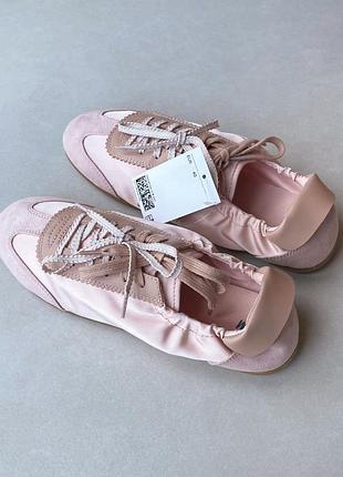 Легкі кросівки h&m