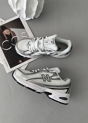 Balance 740 white silver black