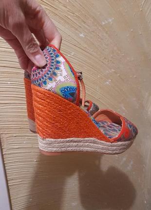 Босоножки сабо desigual p.38. состояние новых.