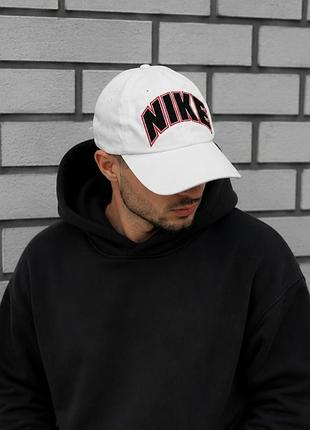 Кепка от бренда nike