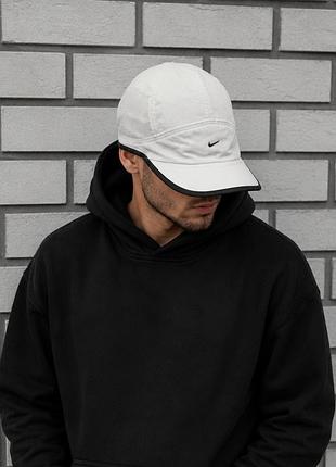 Кепка от бренда nike