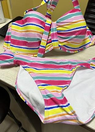 Яркий купальник 👙