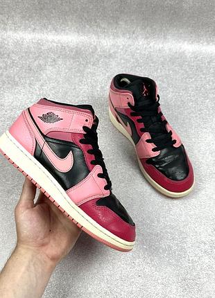 Кросівки nike air jordan 1 mid coral chalk women