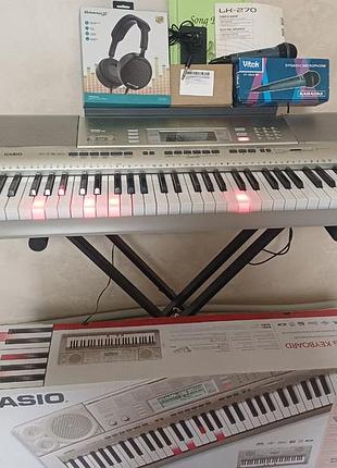 Синтезатор casio lk 270, гарні звуки фортепіано! + подарунки.