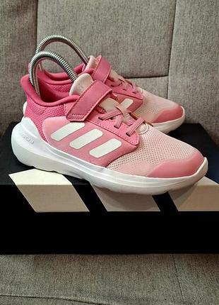 Кроссовки adidas стелька 22,5 см