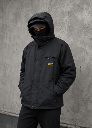 Куртка від бренду jack wolfskin
