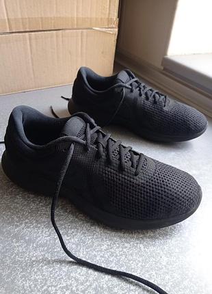 Кросівки nike revolution 4 eu