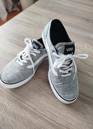 Текстильные кеды для мальчика бренда vans в размере 36 в идеальном состоянии