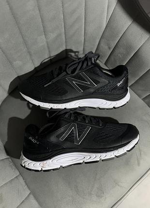 Чорні чоловічі кросівки new balance 840 v4