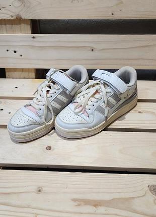 Кожаные кеды adidas forum low бежевые (размер 36 / 23 см стелька)