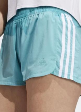 Женские шорты adidas мятного цвета с фирменными белыми полосками по бокам