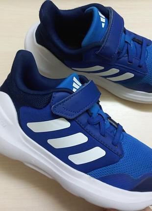 Кроссовки весна-осень мал. 35р. adidas вьетнам