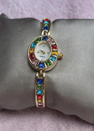 Наручний годинник quartz з кольоровим камінням