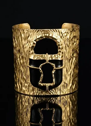 Золотий браслет манжета трендовий жорсткий широкий keyhole gold із чорною емаллю, замкова щілина, 18к позолота, сюрреалізм, подарунок жінці дівчині
