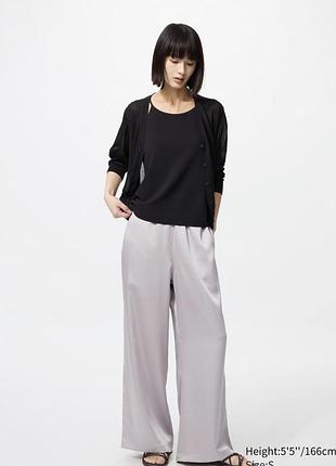 Легкі сатинові брюки uniqlo